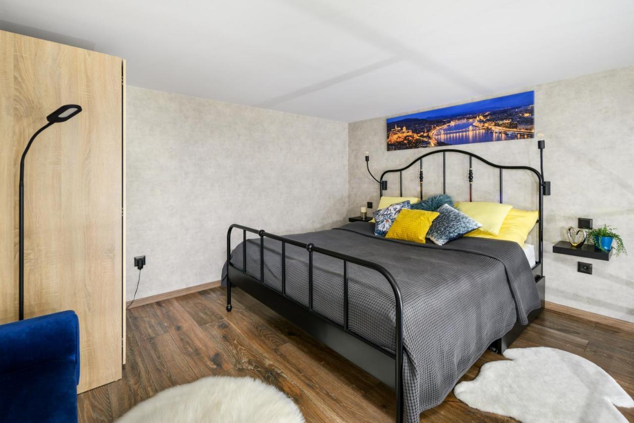 Luxury Apartment In The City Center With Parking Budapest Exterior photo